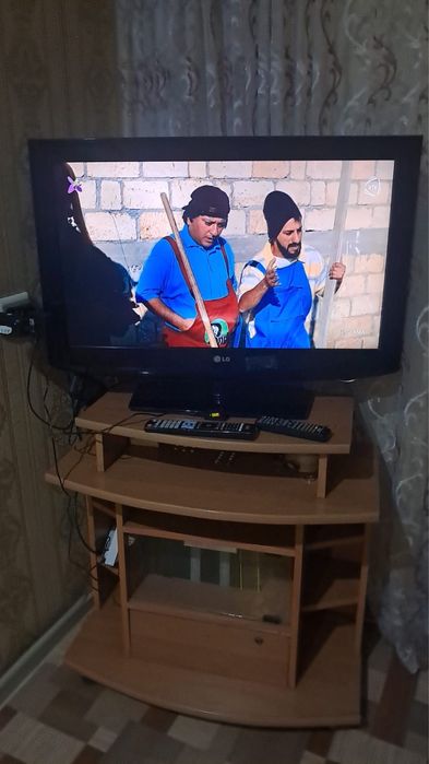 Продается шкаф тумба и телевизор