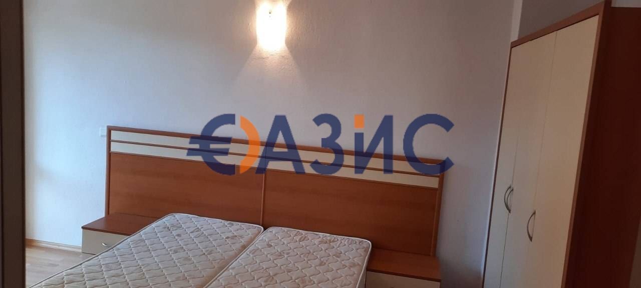 Осем двуетажни къщи в село Рогачево, Балчик, близо до Албена, площ на