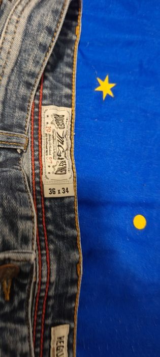 Vînd blugi drepti rugged mărimea 34/34