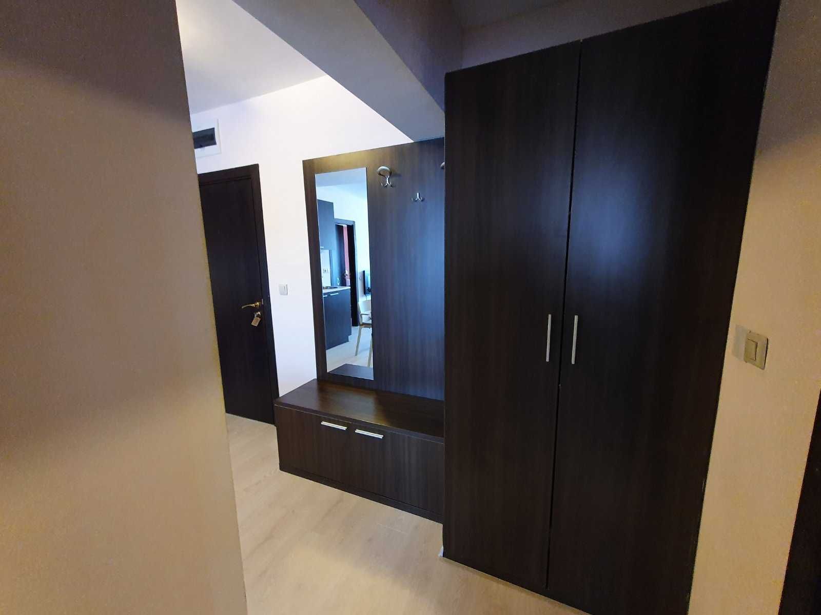 Просторен тристаен апартамент за продажба до кабинковия лифт в Банско