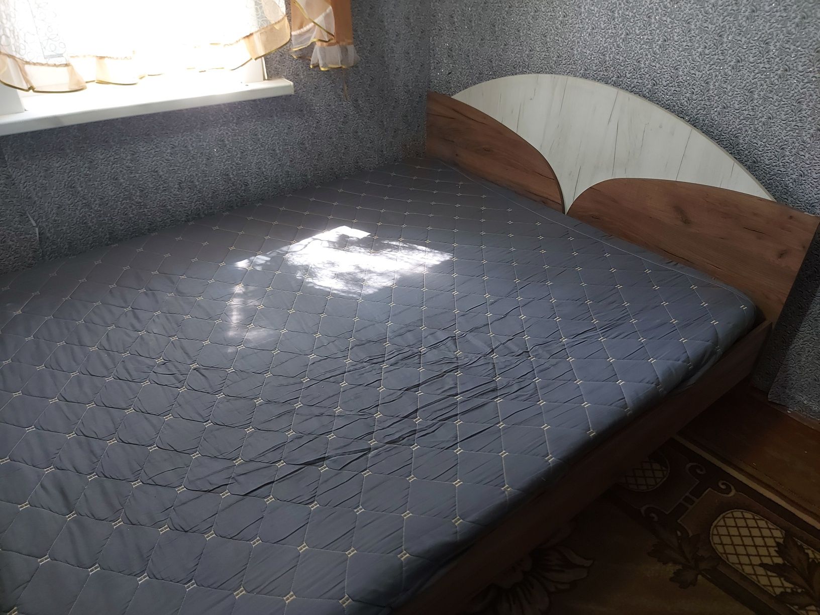 Продам кровать двуспальную