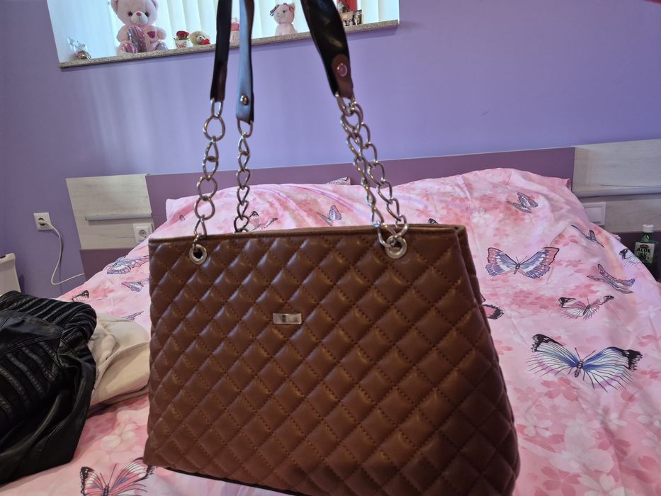 Продавам чанти като нови