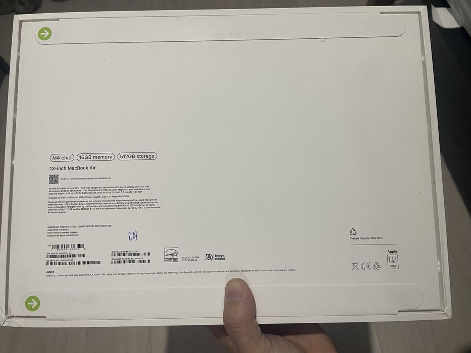 Продам Macbook air 13 512/16гб абсолютно новый, запечатанный