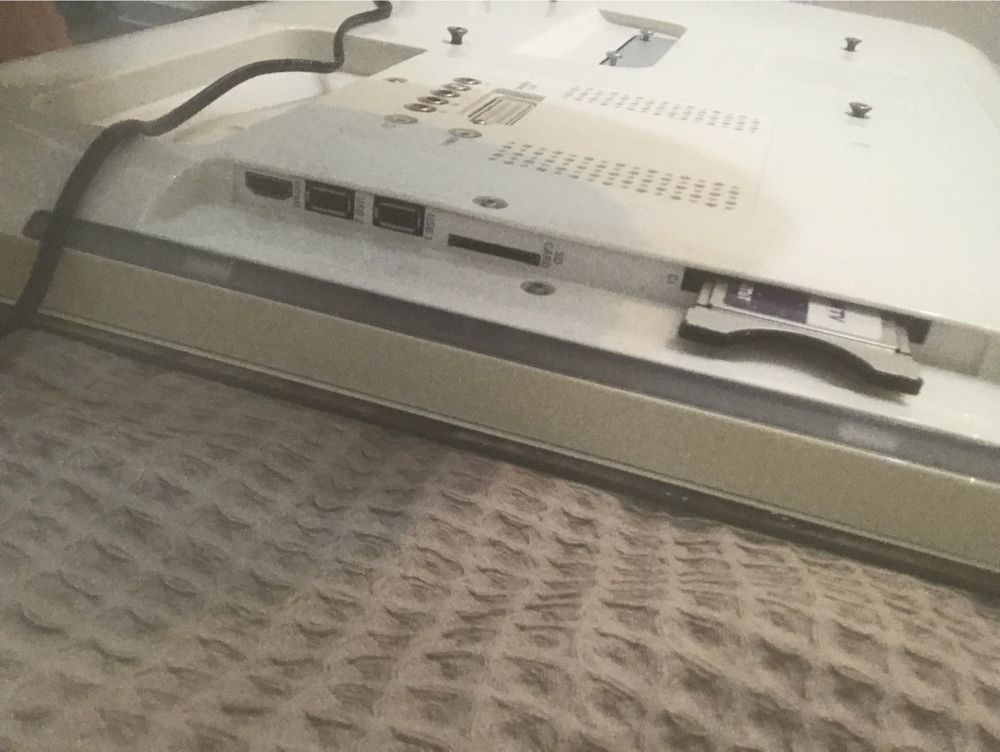 Philips DesignLine Edge 32PDL7906H