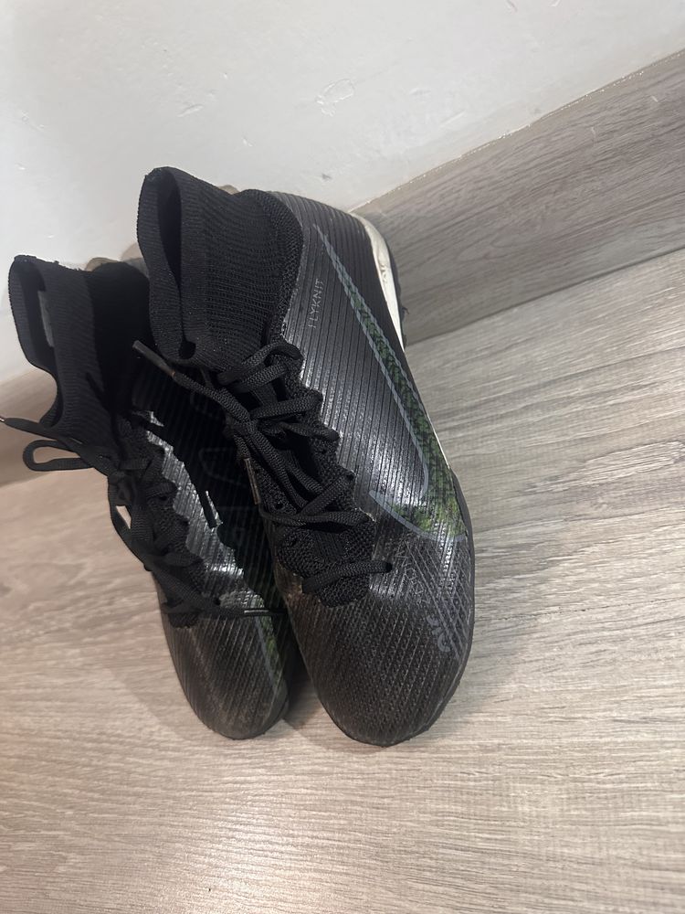 Продам сороконожки Air Zoom Nike