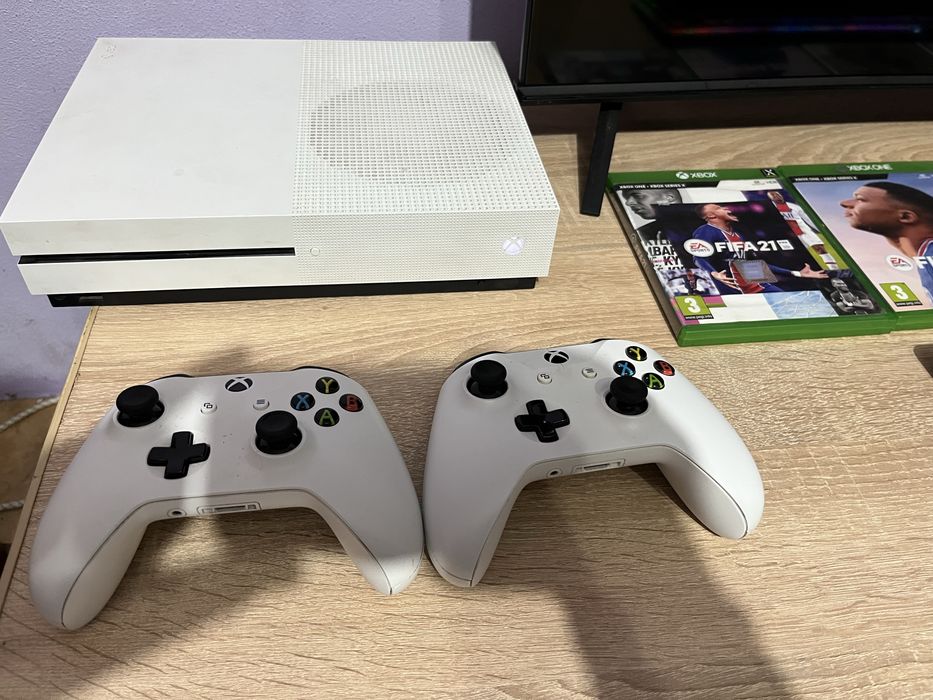 Vând xbox one s