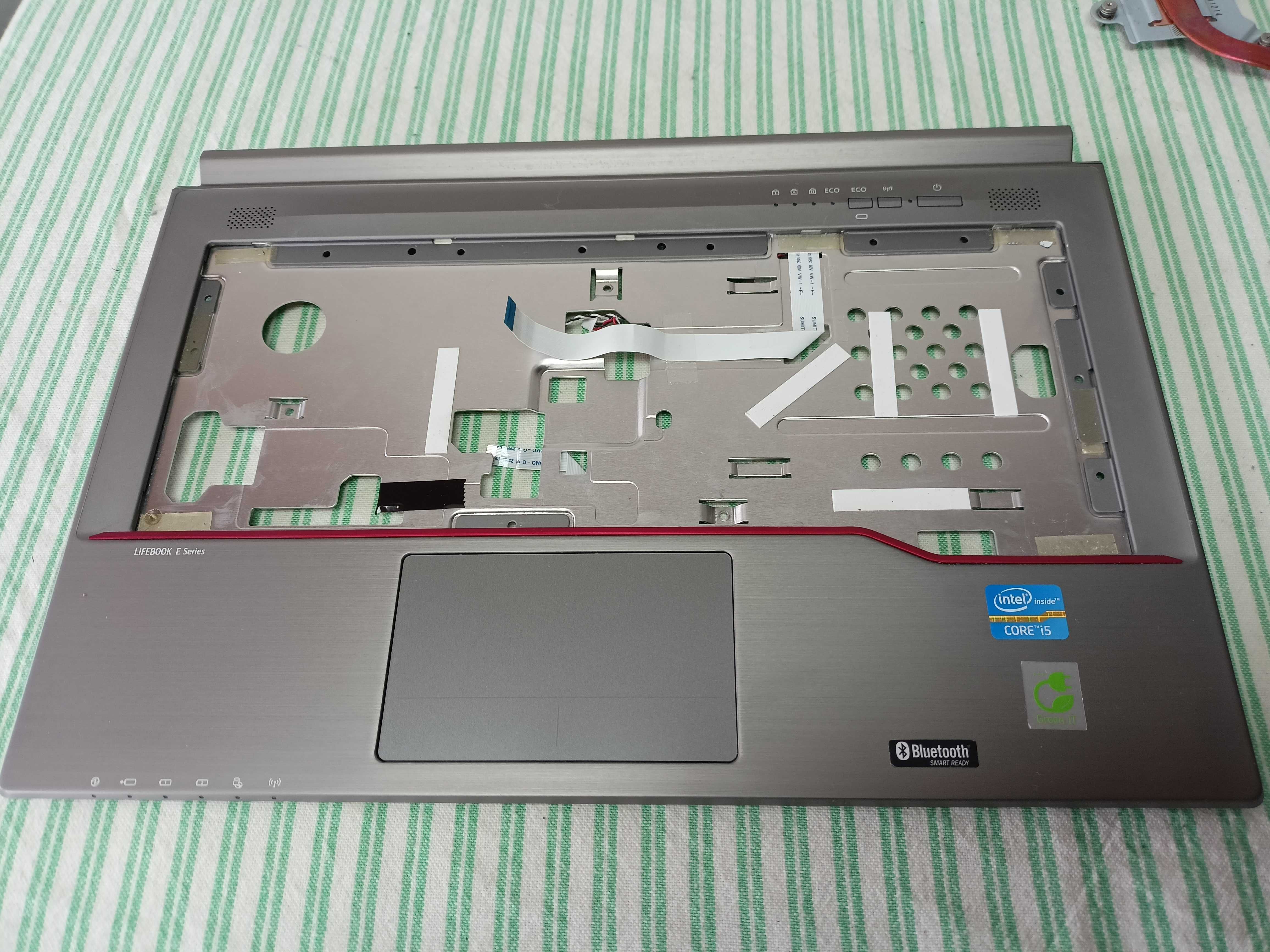 Dezmembrez Fujitsu LifeBook E743 - Pret Mic