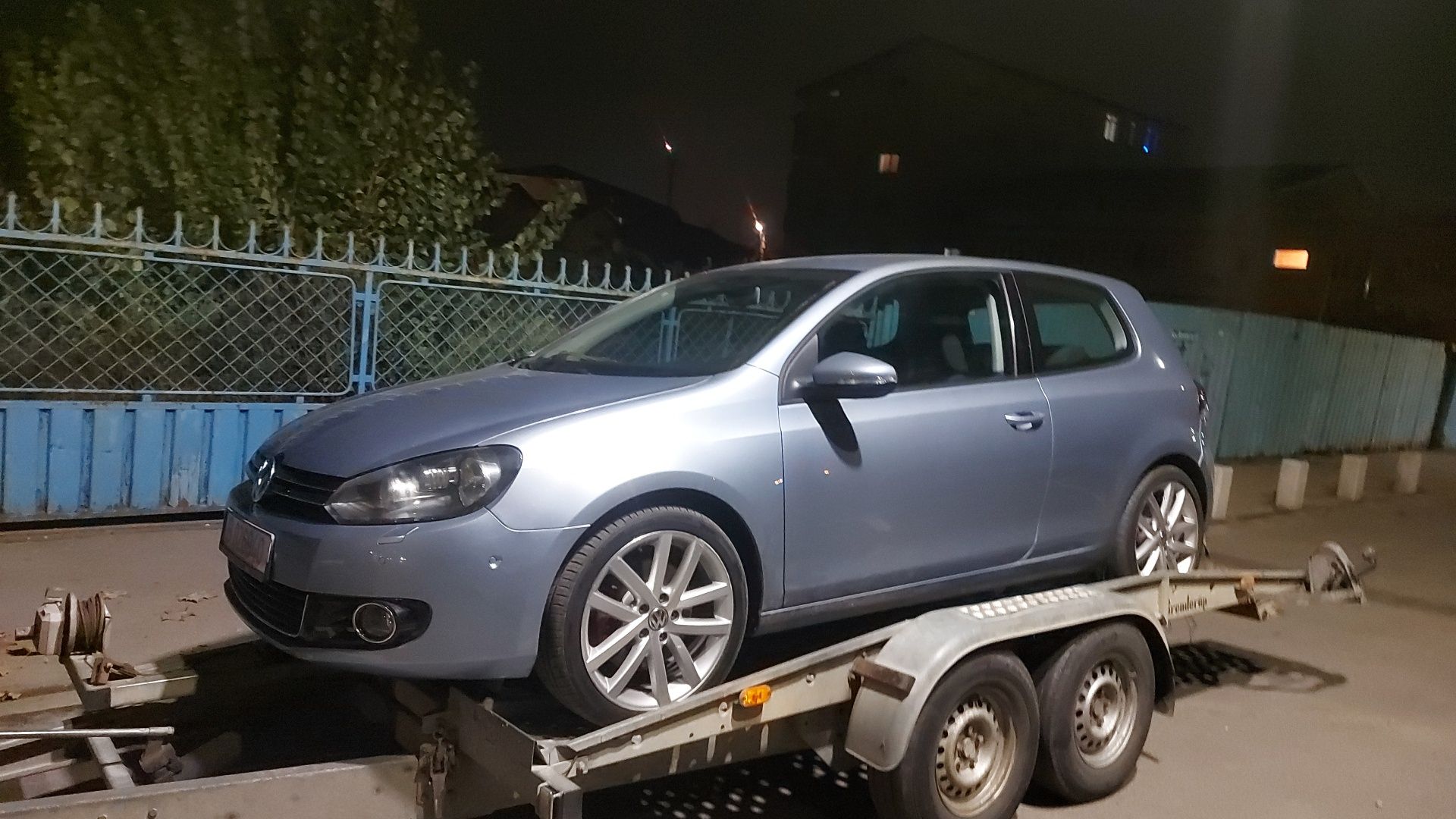 Tractări auto nonstop  și închiriere platforma auto