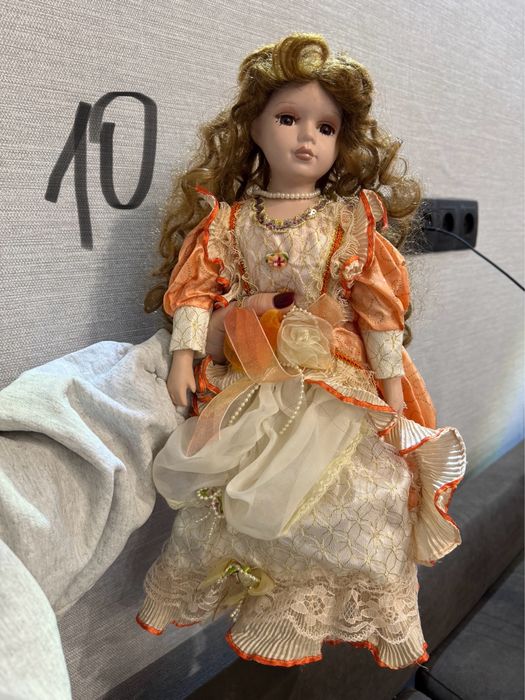 Продам фарфоровые кукол