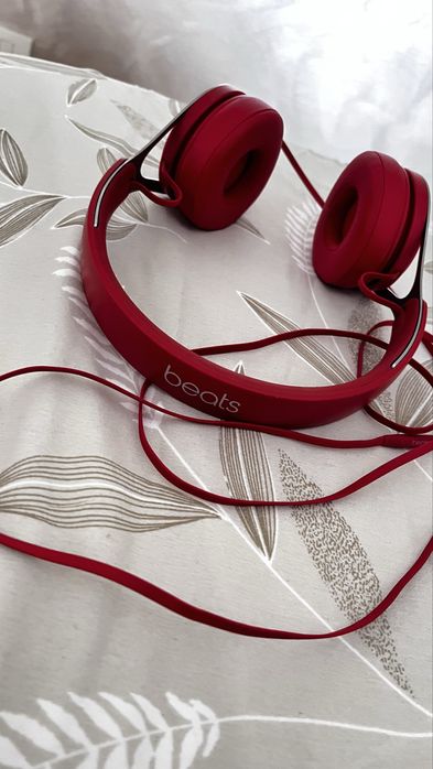 Casti beats cu fir