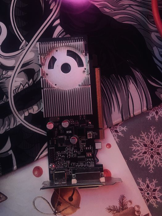 Продаю видеокарту 550 в отличном состояние