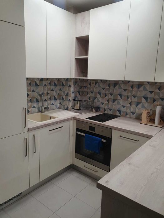 Двустаен апартамент обзаведен луксозно в Кючук Париж