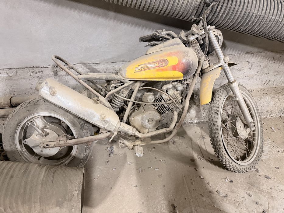 Мотоцикл  сатылады