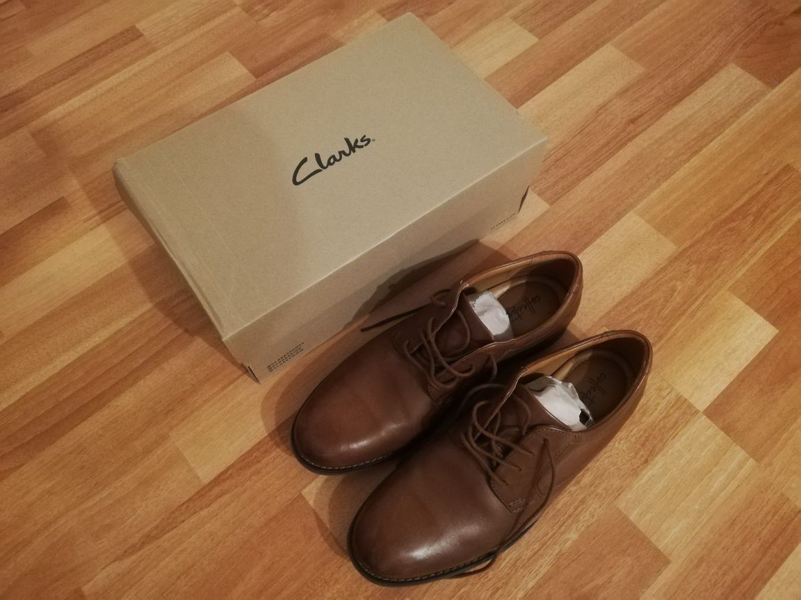 Pantofi marca Clarks