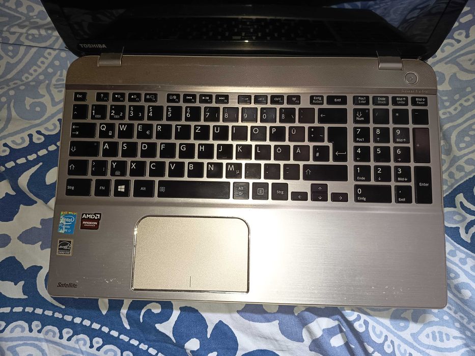 Carcasa completa + tastatura iluminata, laptop Toshiba Satellite P50