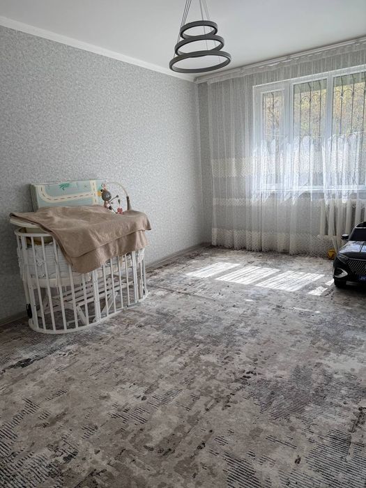 Чиланзар 8 3 комнатная 2 этаж ор-р гостиница Малика