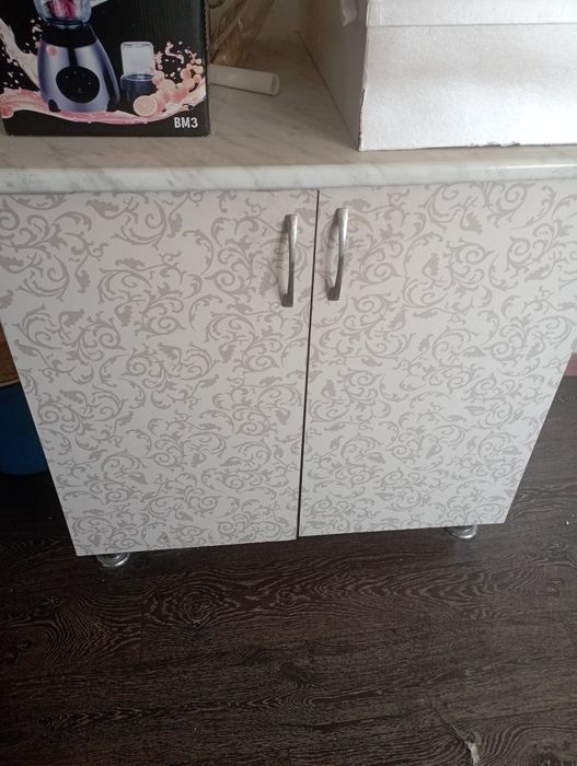 Продаётся кухонный шкаф, почти новая