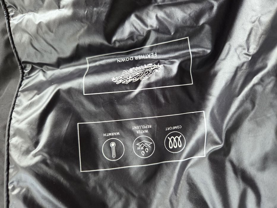 Vand geaca noua Massimo Dutti- cu puf- lungime medie