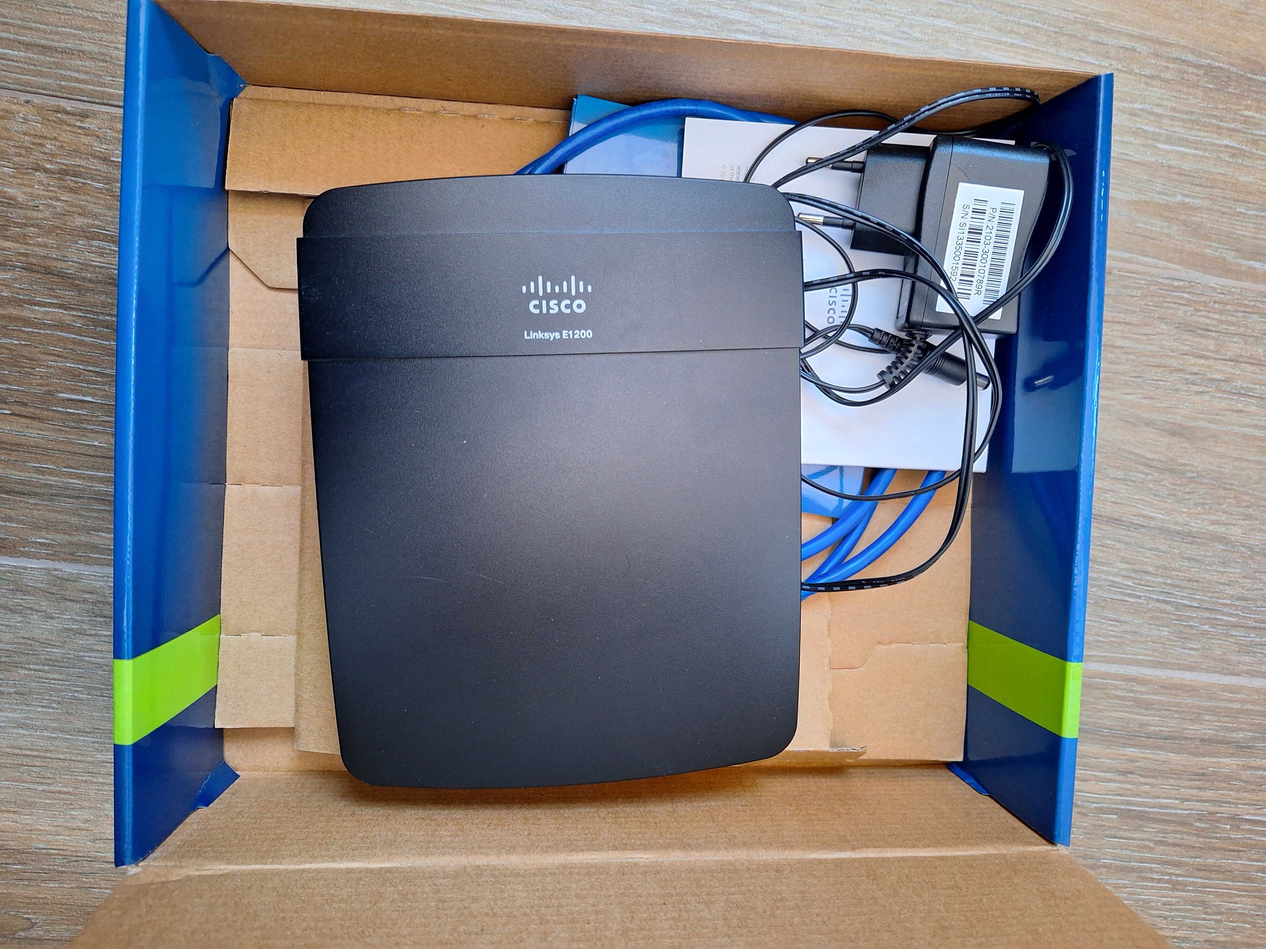 Router Wireless Linksys E1200, N 300 Mbps, 4 x 10/100 Mbps