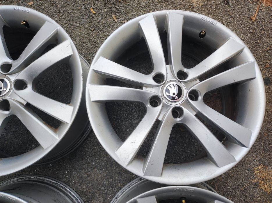 Фолксваген/VW; Skoda/Шкода - 17 цола 5x112; 4 бр.  лети джанти
