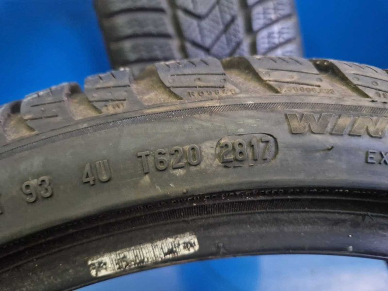2 Pirelli R18 225/40 Anvelope de iarnă DOT2817