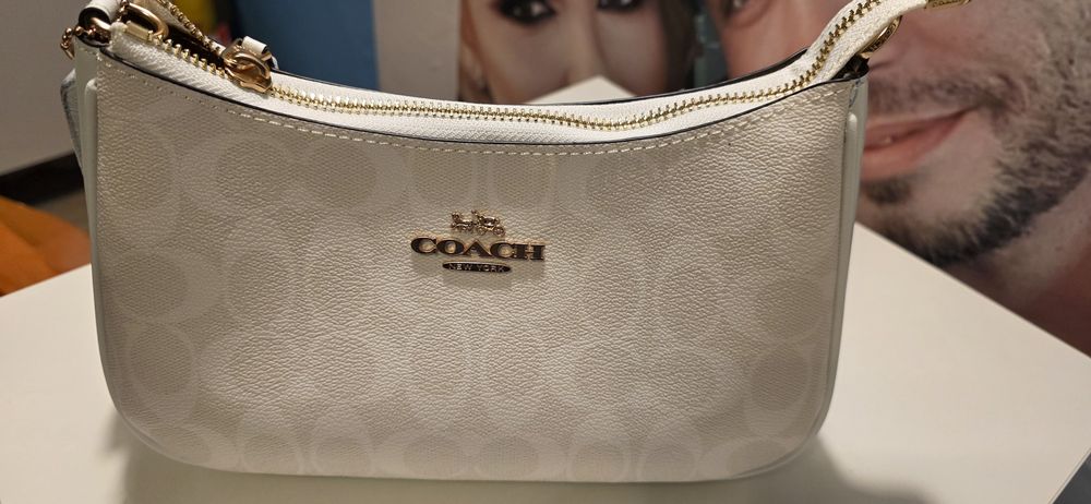 Gentuțe Coach alba nouă