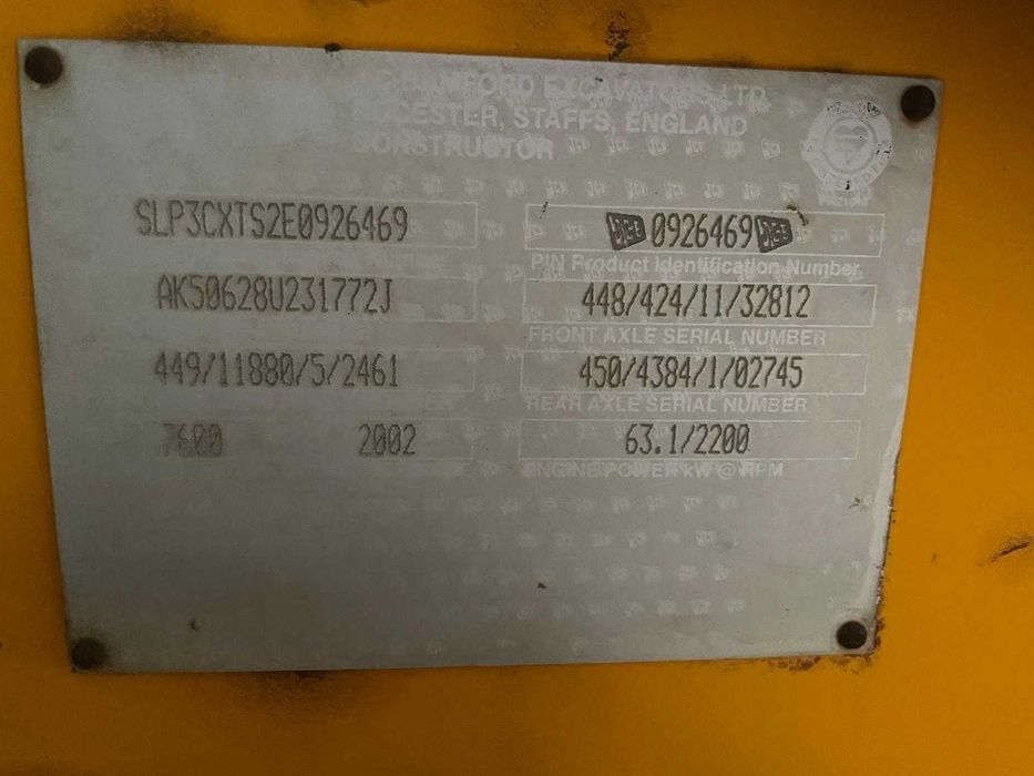 Schimb buldoexcavator JCB 3CX cu miniexcavator JCB 3,5to an maxim 2010