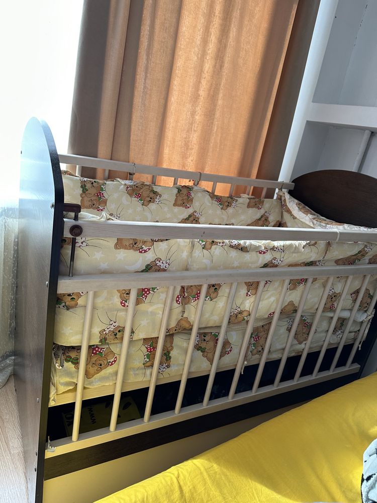 Детский кровать с матрасом .