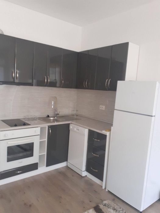 Дава се под наем Тристаен апартамент в София, Докторски паметник - 65 кв.м за 600 € - Снимка #2