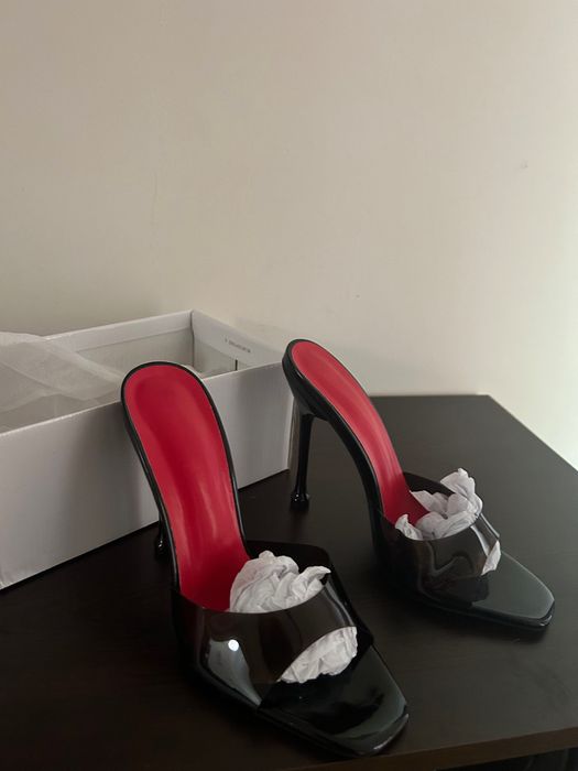 Чисто нови черни токчета 36