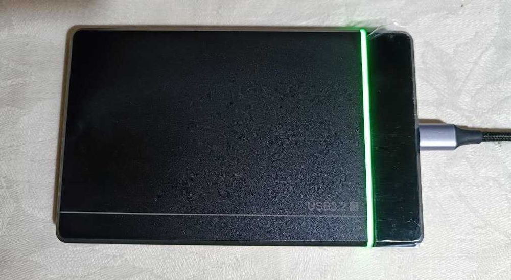 Внешний жёсткий диск 1 ТБ с разъёмом Type - C