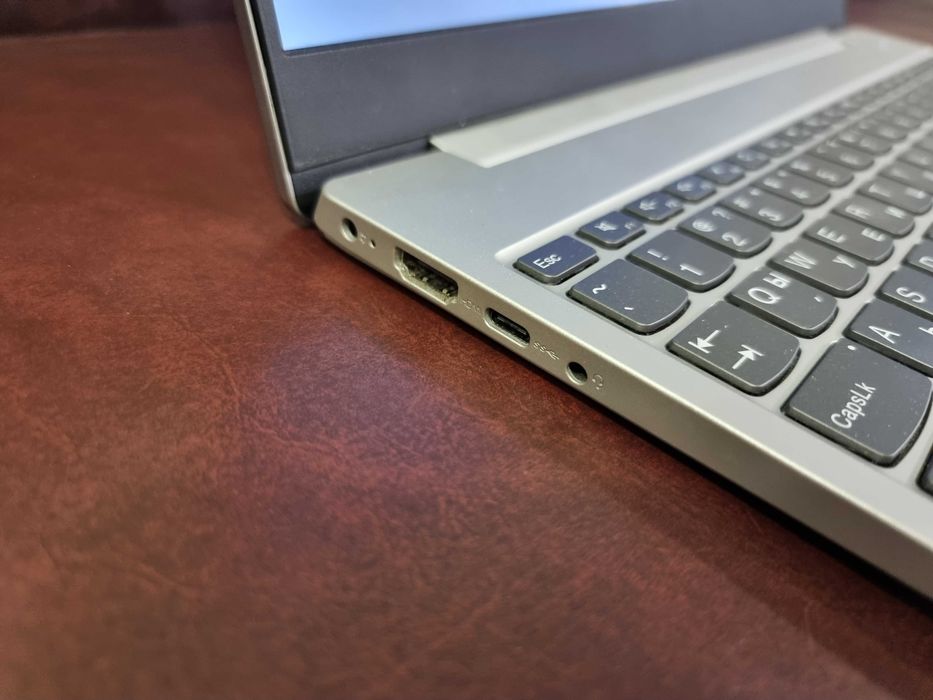 Lenovo IdeaPad 15.6" IPS, i5-8265U