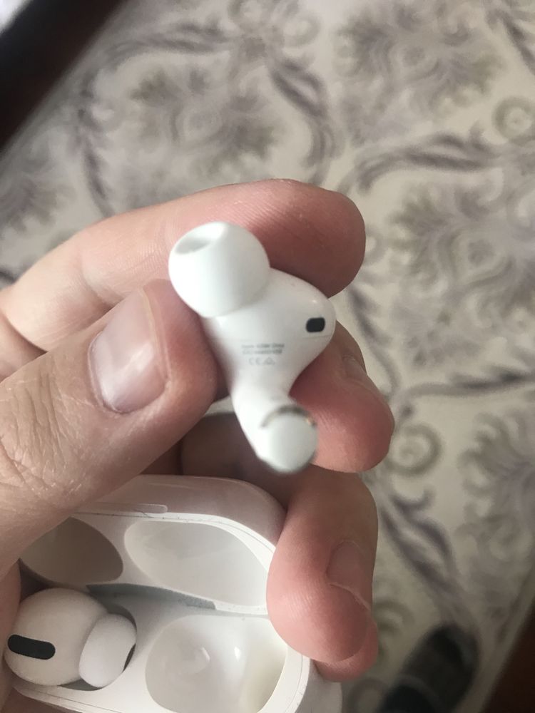 AirPods Pro MagSafe charging case