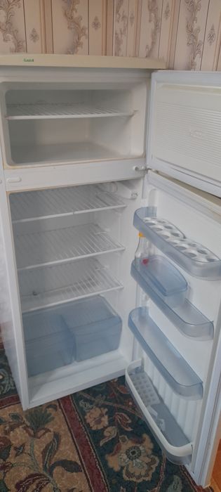 Холодильник белый