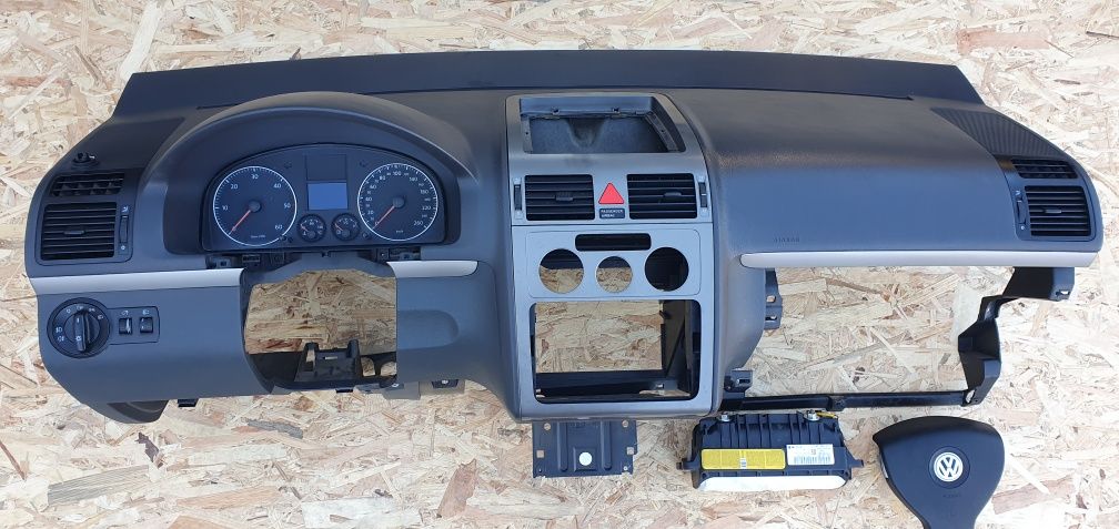Planșă bord Touran facelift din 2010 cu airbag 5N0880201B  1T0880204E