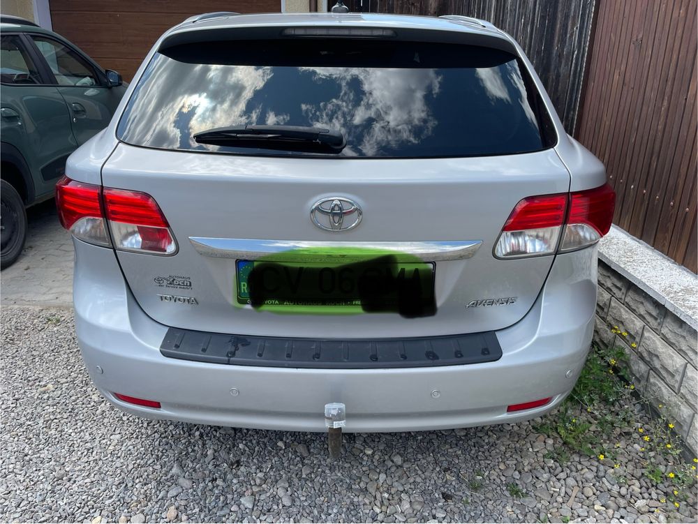 Toyota avensis 2.0 2014
