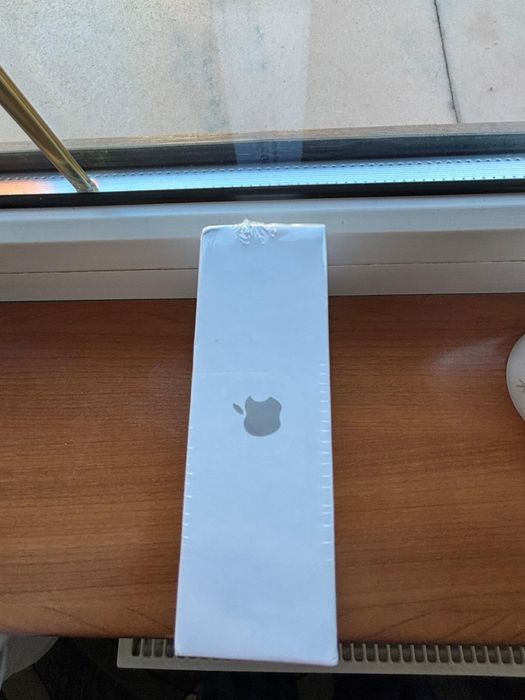 Airpods 4 noi, sigilate