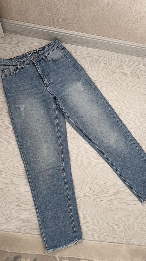 Продам по 100.000 джинсы в стиле труба и момс (mom)
