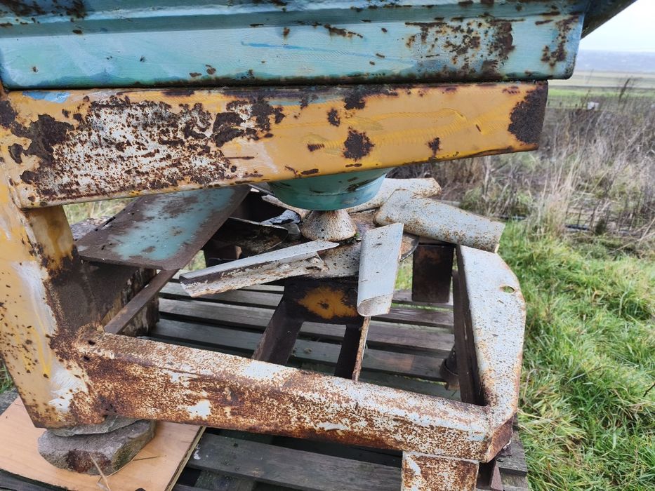 Mig/ împrăștietor de îngrășăminte cu disc de inox