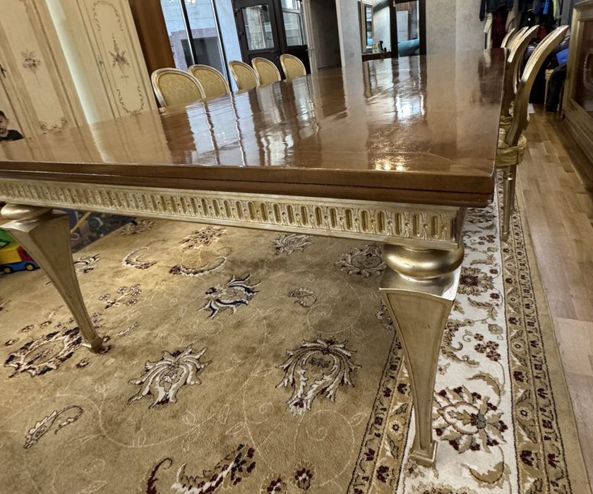 Гостевой италянский  стол на 20 -22 персон,