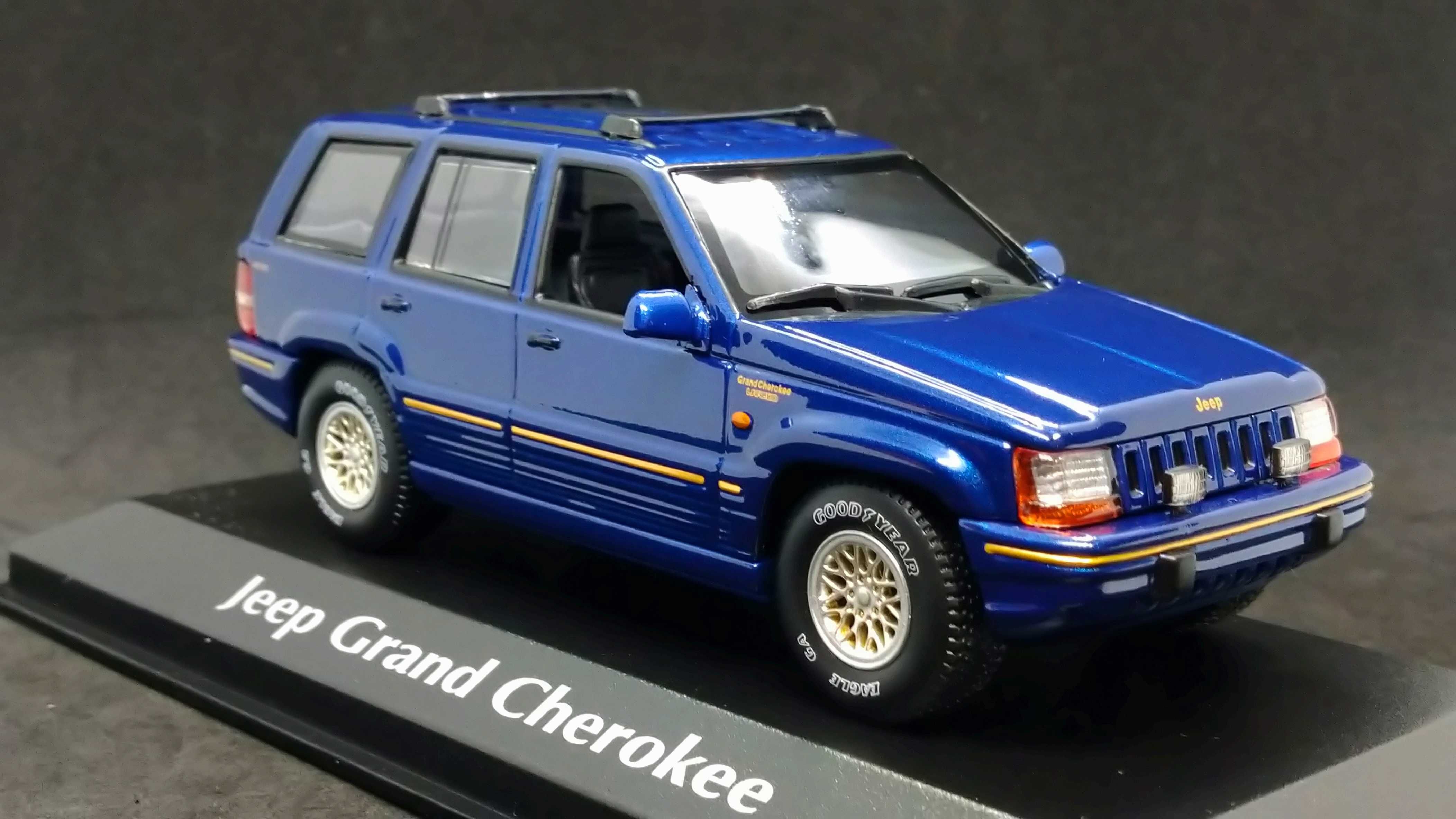 Macheta Jeep Grand Cherokee Maxichamps 1:43