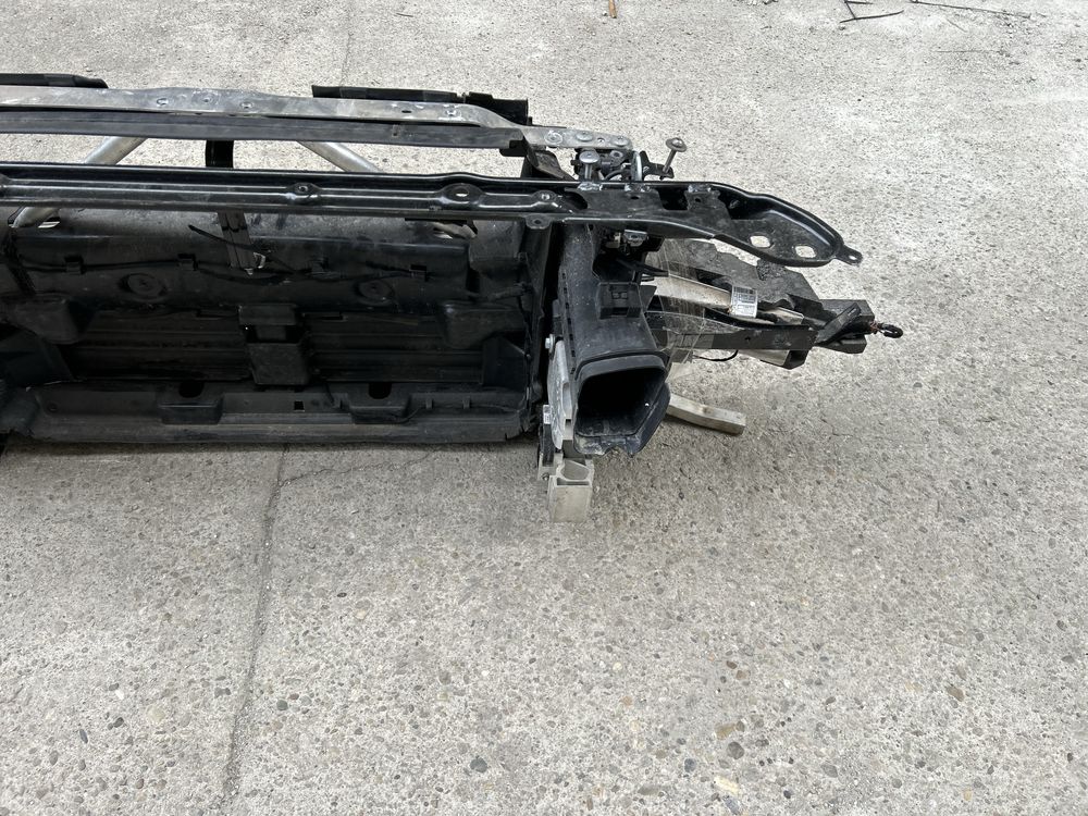 Trager bmw G20 G21 seria 3 Armatura / suport far / grile active