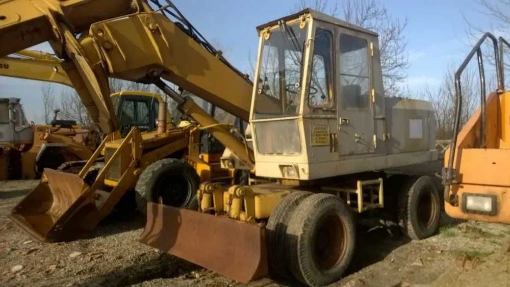 Dezmembrez Excavator pe roti Liebherr 911