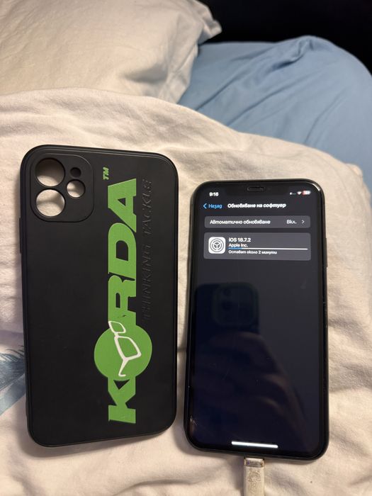 Телефон Iphone 11 черен 64 гб