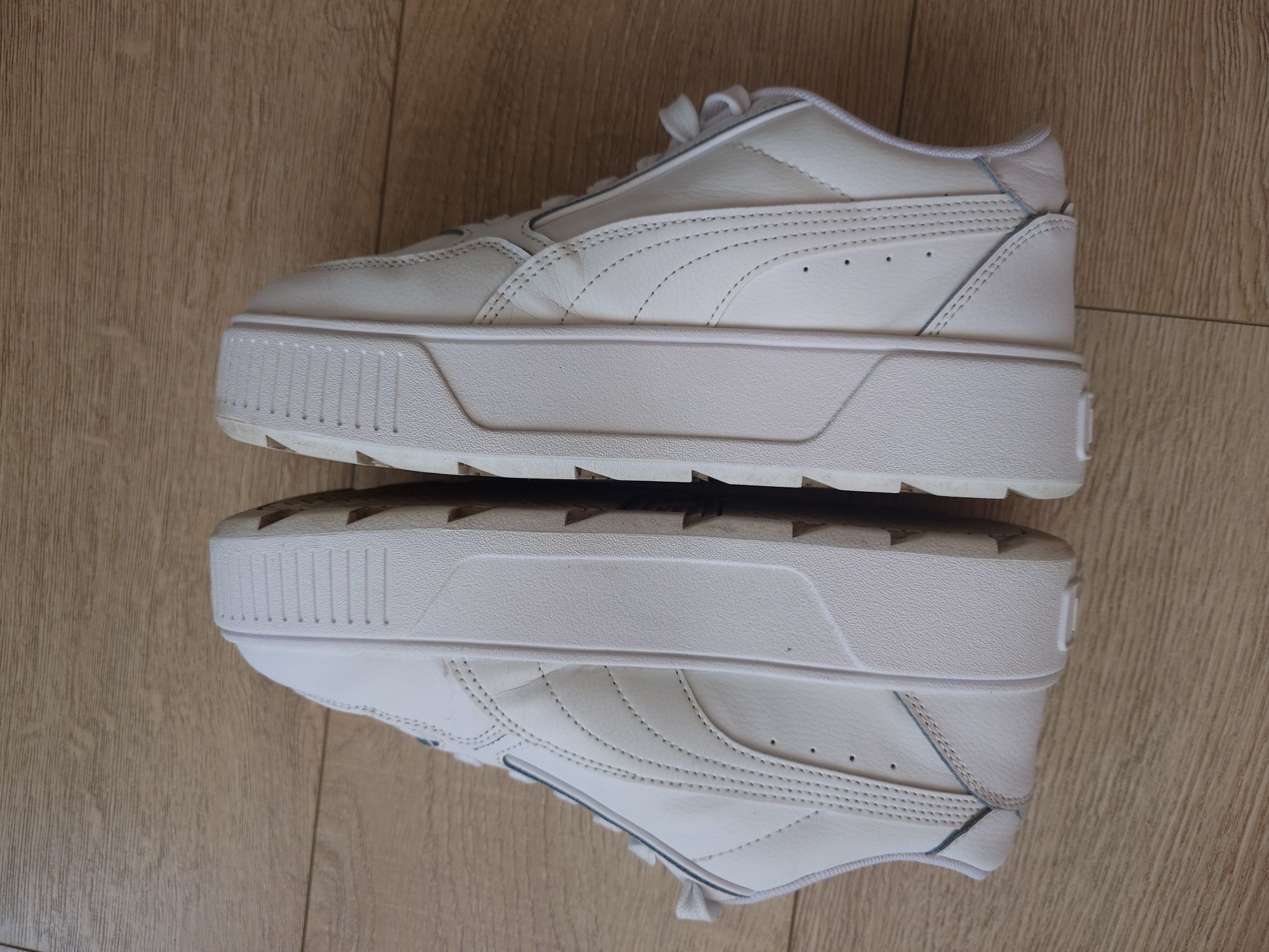 Puma олекотени бели кецове