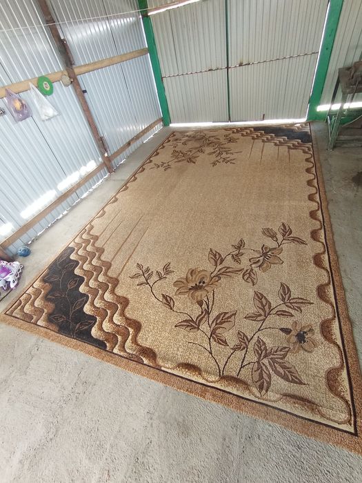 Продается ковер.