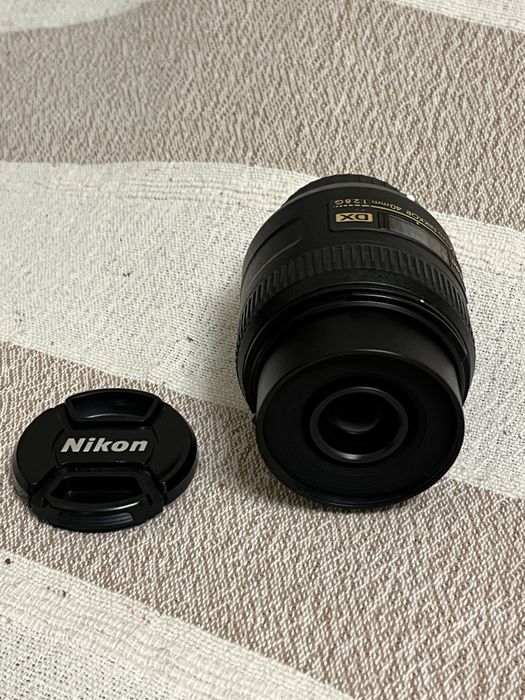 Nikon D7500 Nikon 40mm 2.8 Macro si Nikon 18-55mm