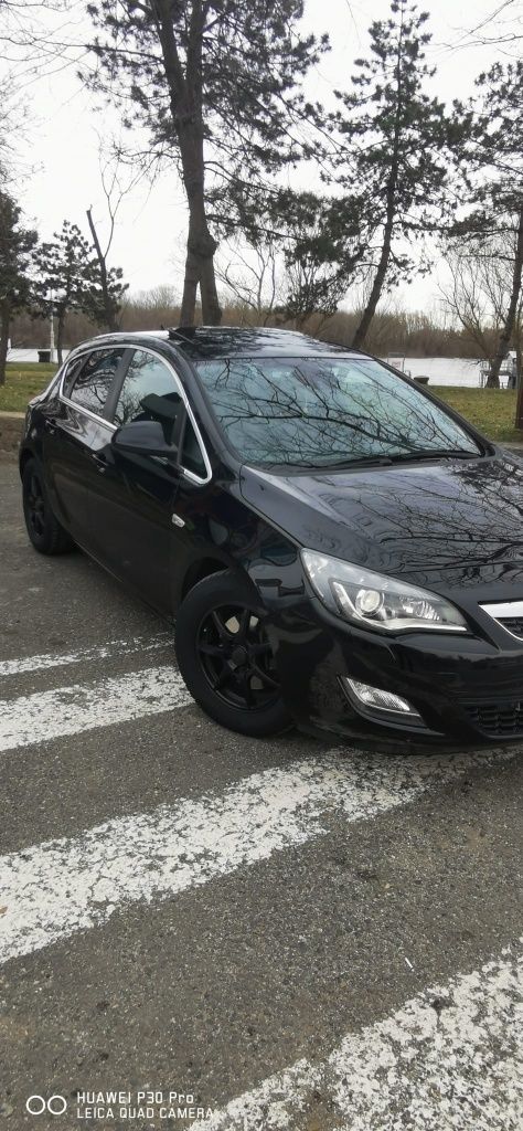 Opel Astra j 2010 2.0d