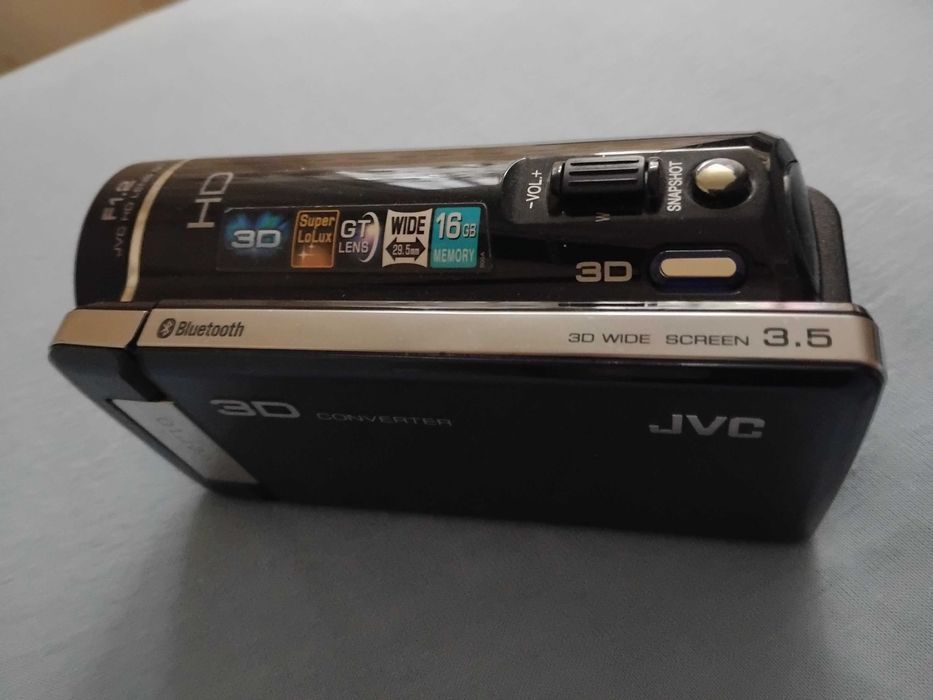 Камера JVC Everio GZ-HM960 Full HD (16GB, 3D) – с малки дефекти
