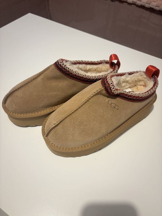 Șlapi blănoși UGG Tazz